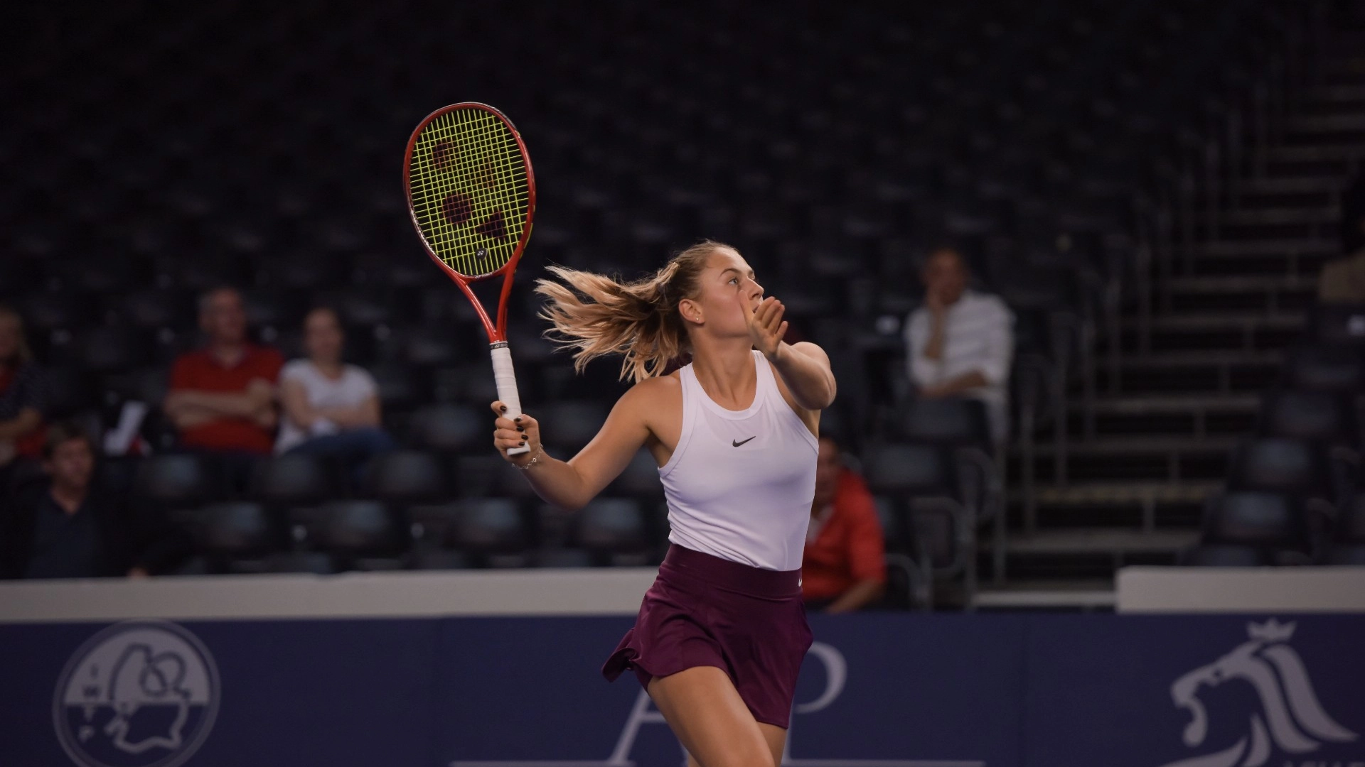 Verdensberømt tennisstjerne kaster av seg klærne: «For en ære»