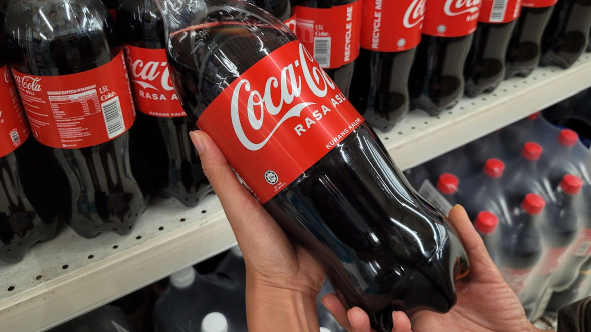 Etter bare 1 boks Coca-Cola: Dette er hva som skjer med kroppen din