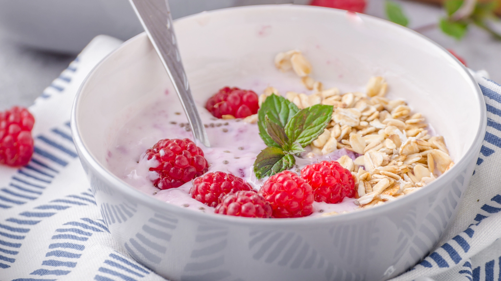 Dette kan skje med kroppen din hvis du spiser yoghurt hver dag