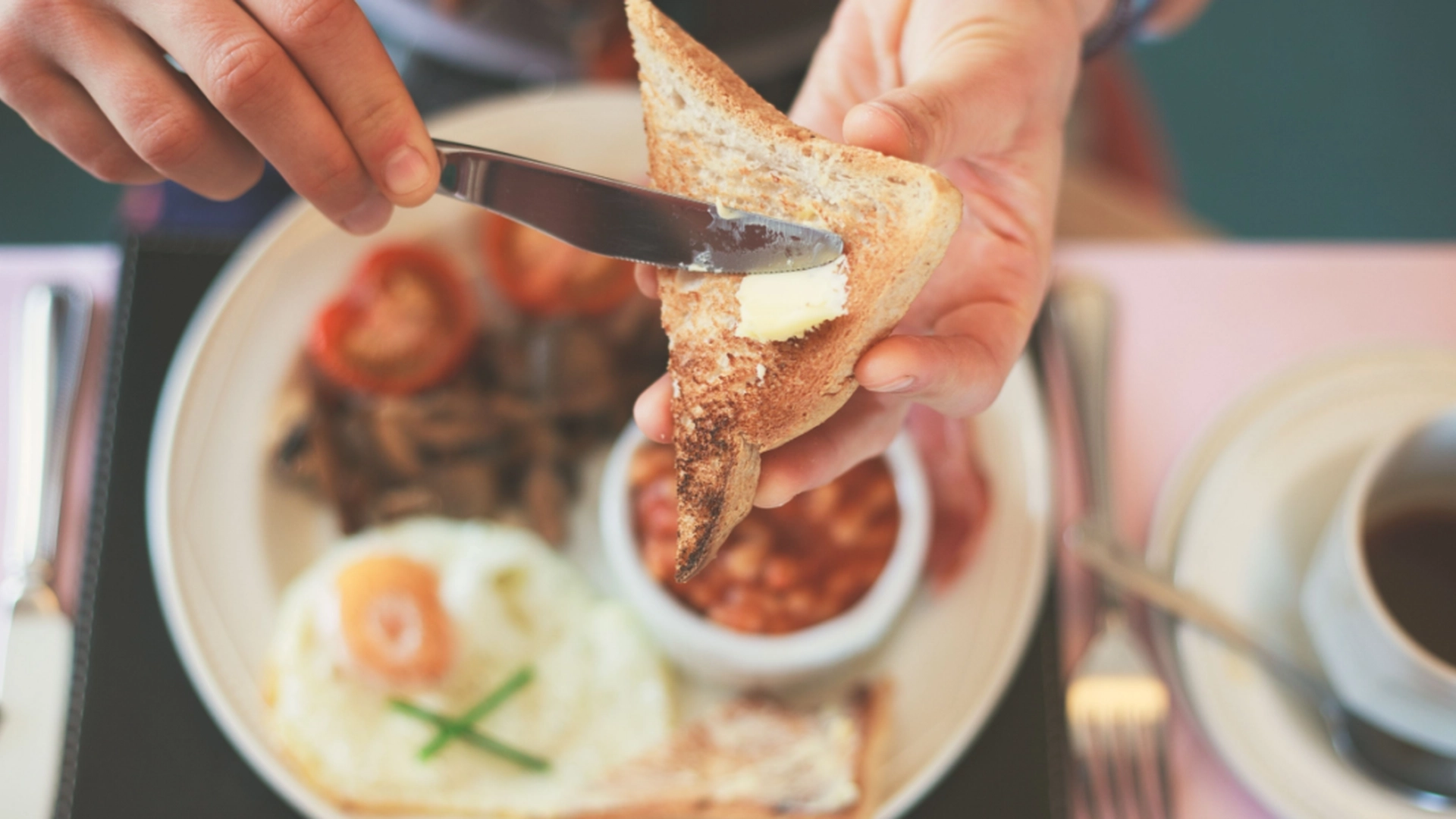 Ernæringsfysiolog avslører den beste tiden å spise frokost