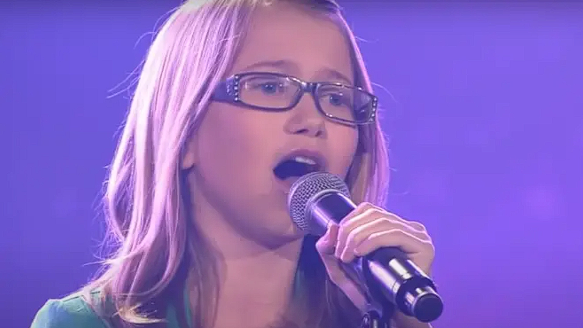 Video tar hele internett med storm: 13-åringens tolkning av «I Will Always Love You» får dommerne til å gråte