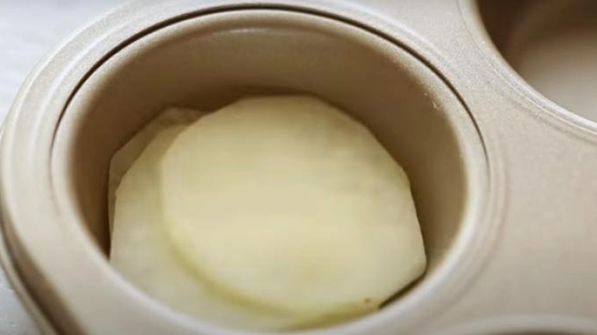 Hun skjærer poteter og finner frem muffinsformene – resultatet er fantastisk
