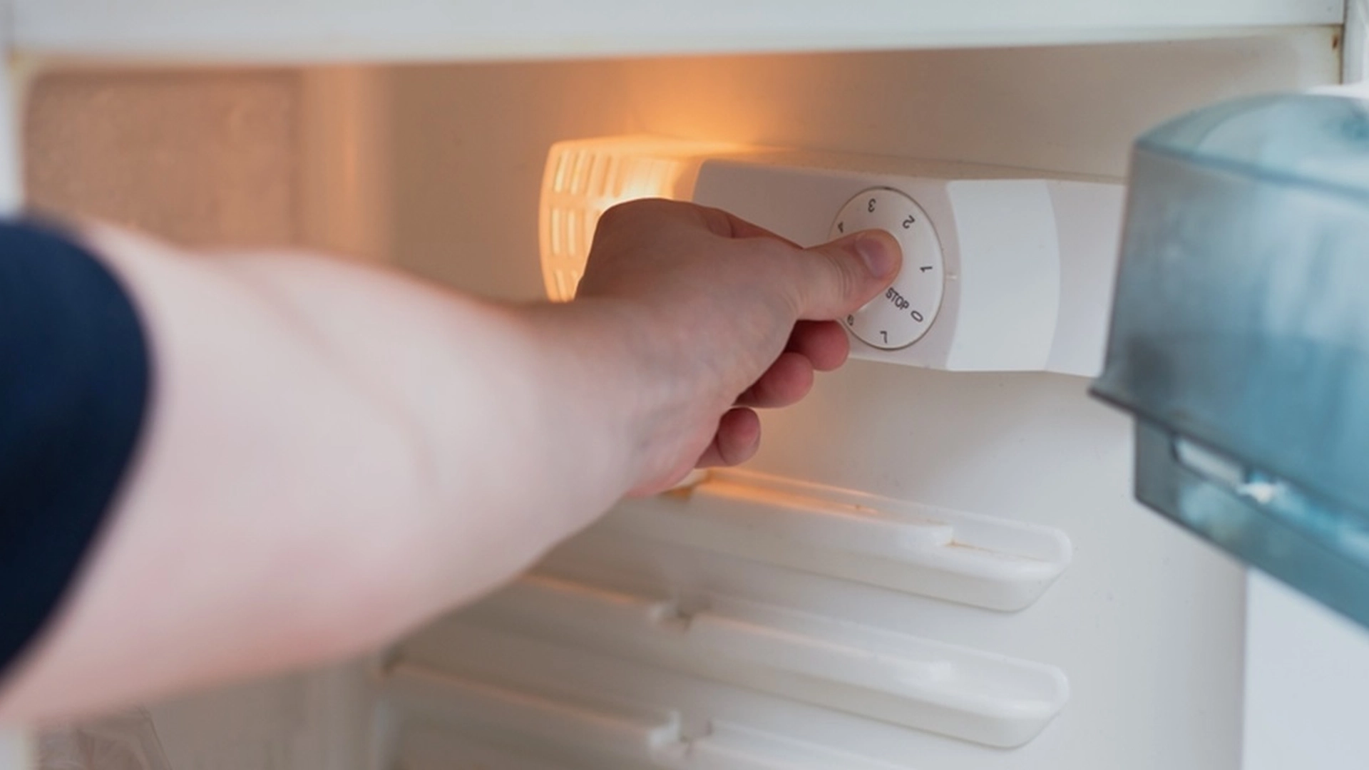 Små justeringer sparer mye i lommeboken: Her er de ideelle temperaturene for kjøleskapet