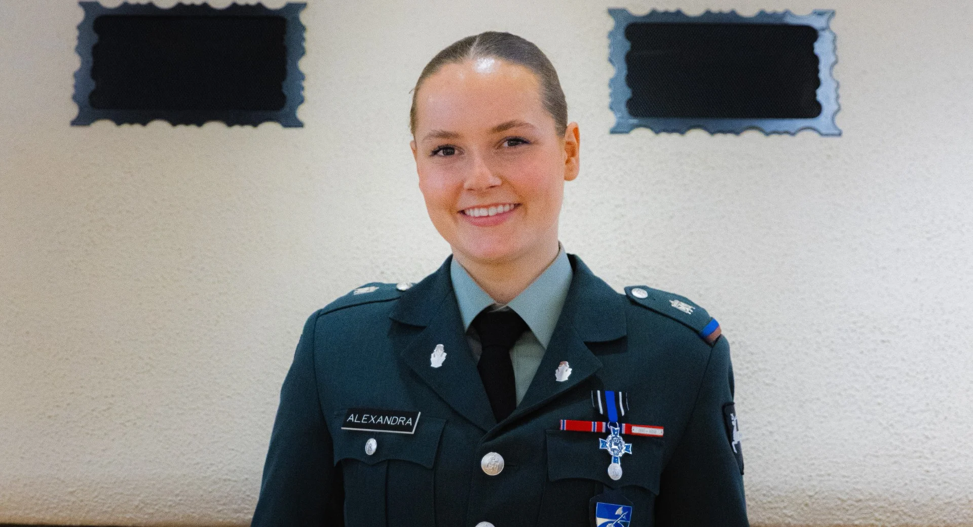Prinsesse Ingrid Alexandra avslutter sin tjeneste i Forsvaret: Se hva hun fikk i gave
