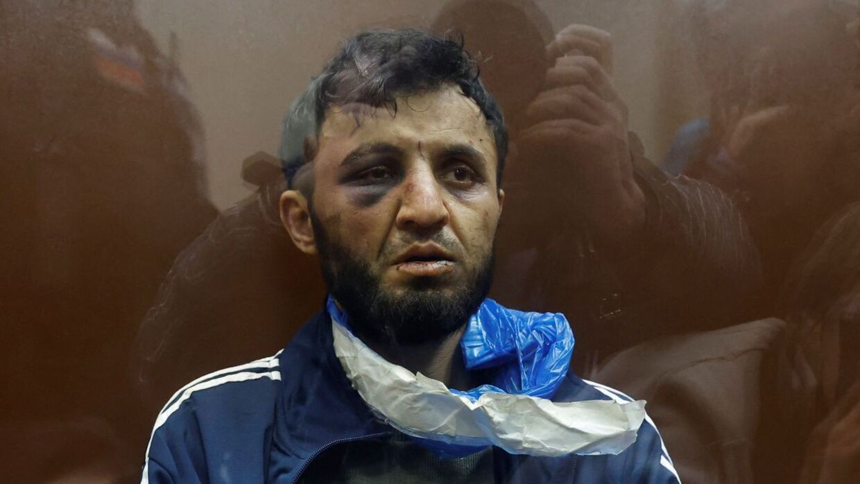 Mistenkt i russisk terrorsak brakt for retten med bind for øynene
