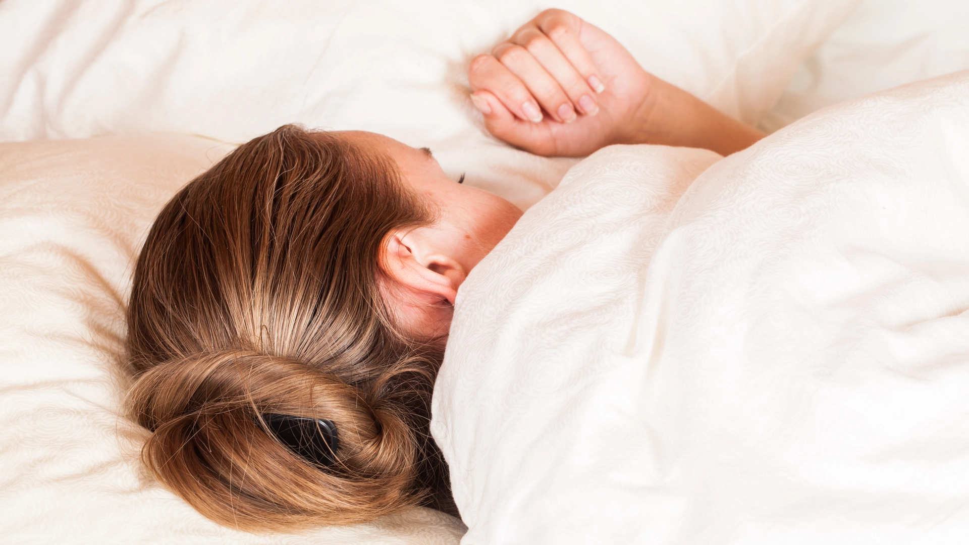 Hvordan søvn påvirker din oppfattede alder: Slik holder du hjernen ung