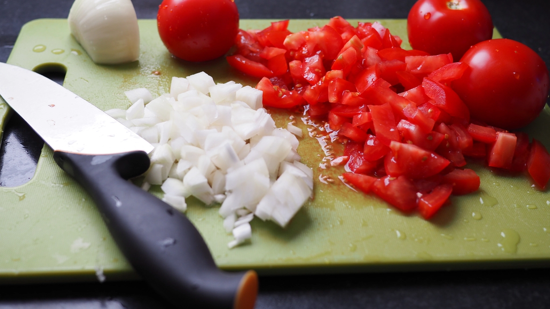 Visste du? Det er det hullet i skjærebrettet egentlig er til for