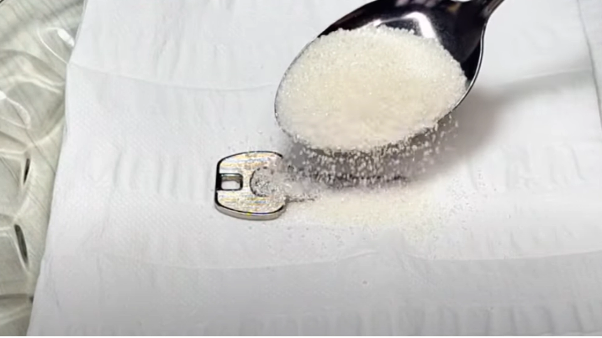 Nytt triks treffer nettet: Det er derfor folk heller sukker på husnøklene