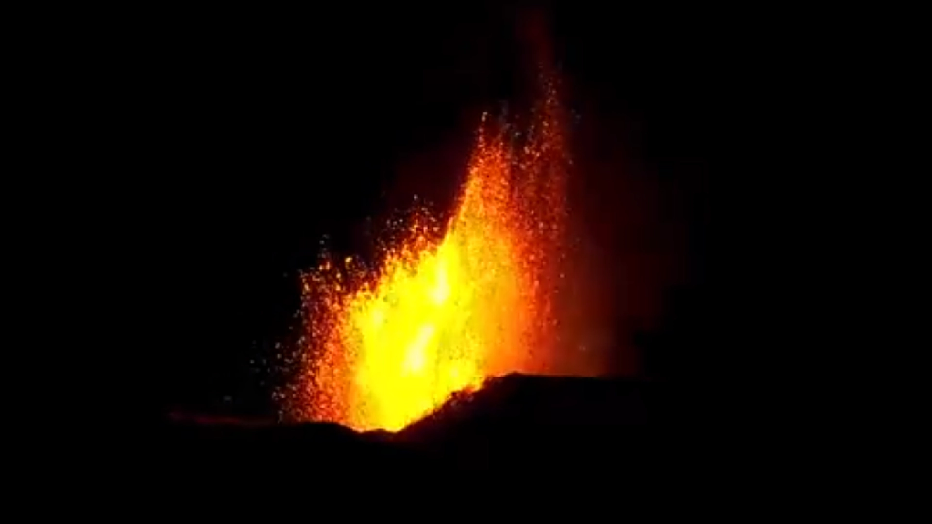 Fanget på video: Islandsk vulkanutbrudd – lokalbefolkningen evakuert