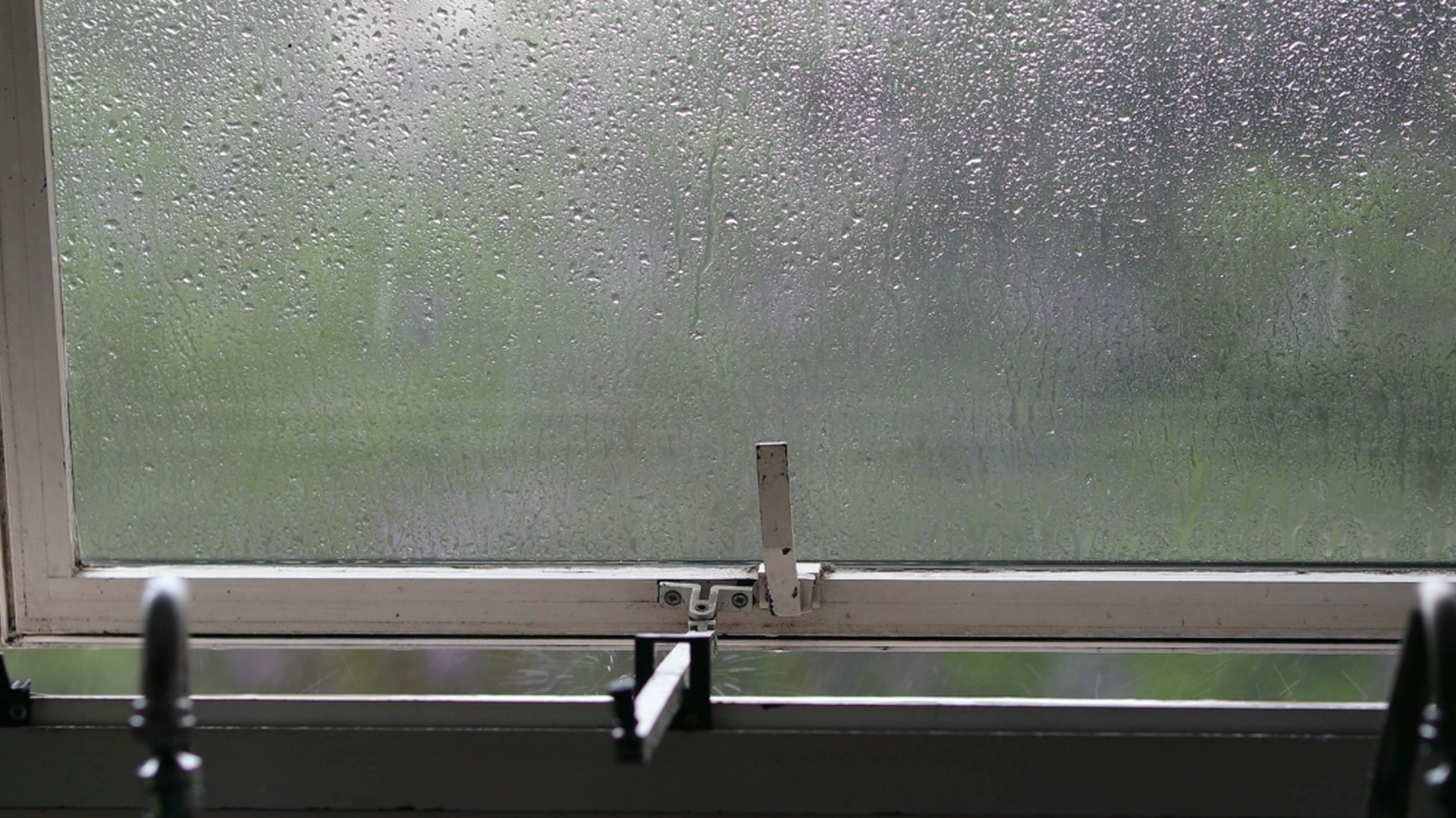 Har du vinduet åpent når du sover? 2 gode grunner til at du bør lukke den i stedet