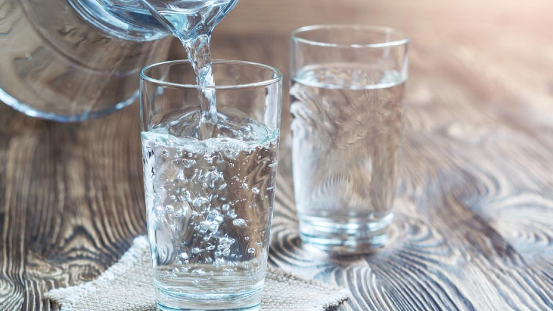 Her er hva som skjer hvis du drikker 3 liter vann på en uke