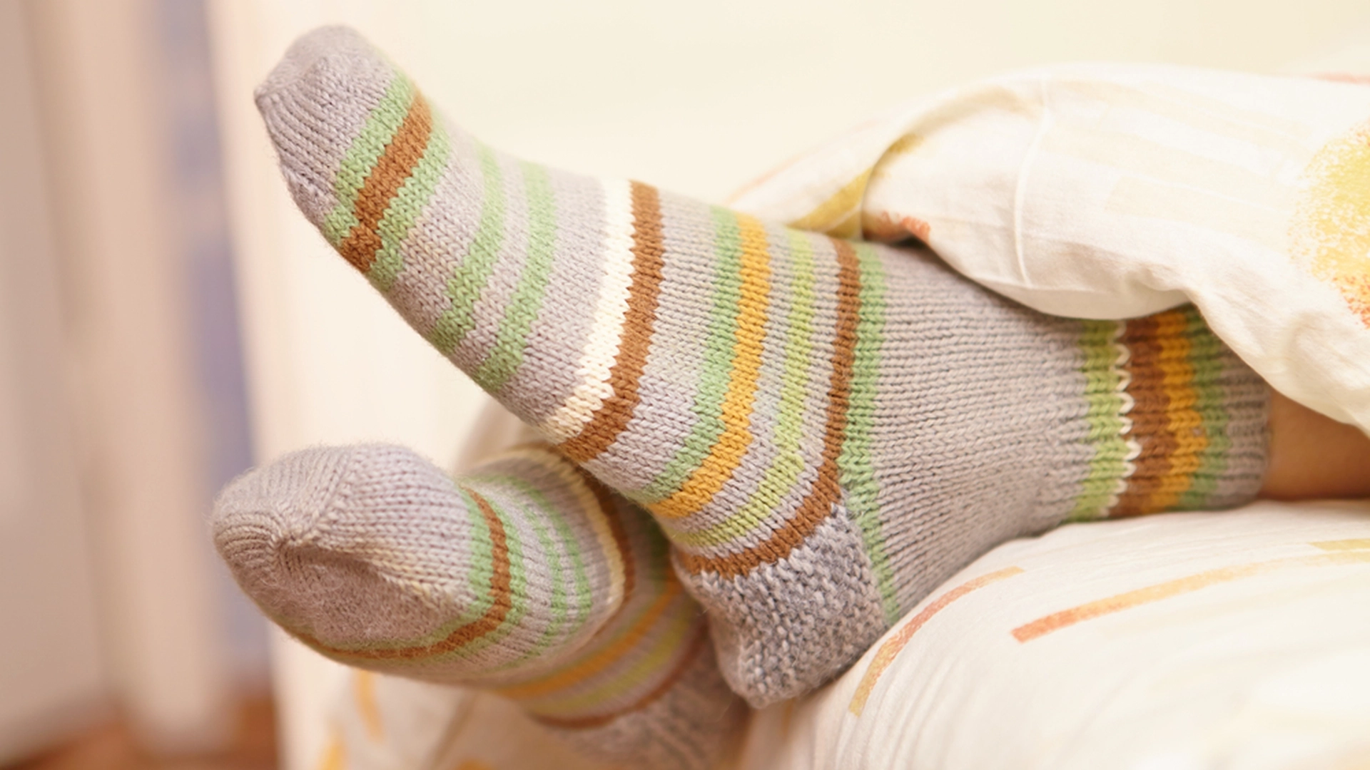 Her er grunnen til at du bør sove med sokker på