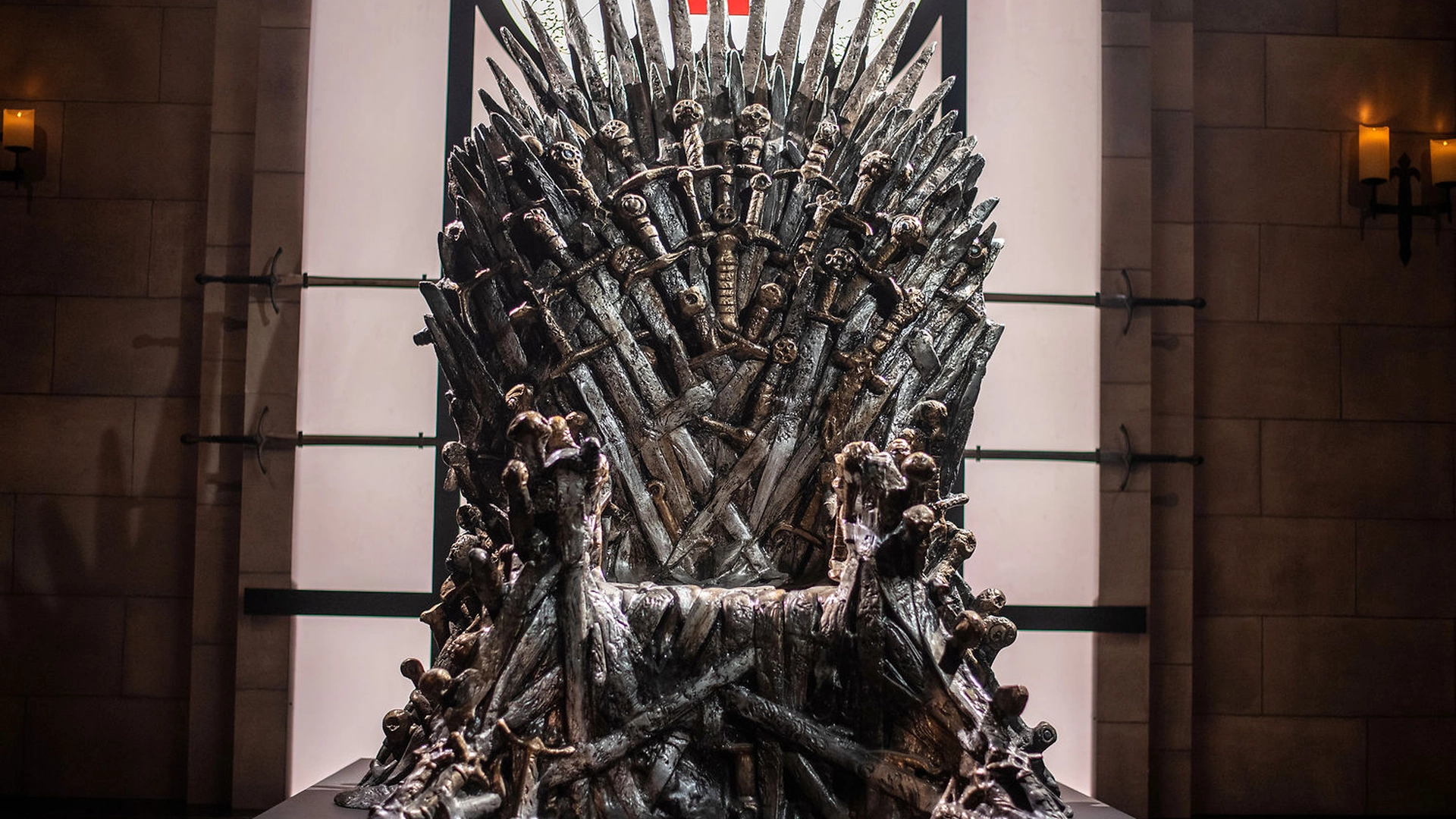 Ikonisk Game of Thrones jerntrone solgt for flere millioner