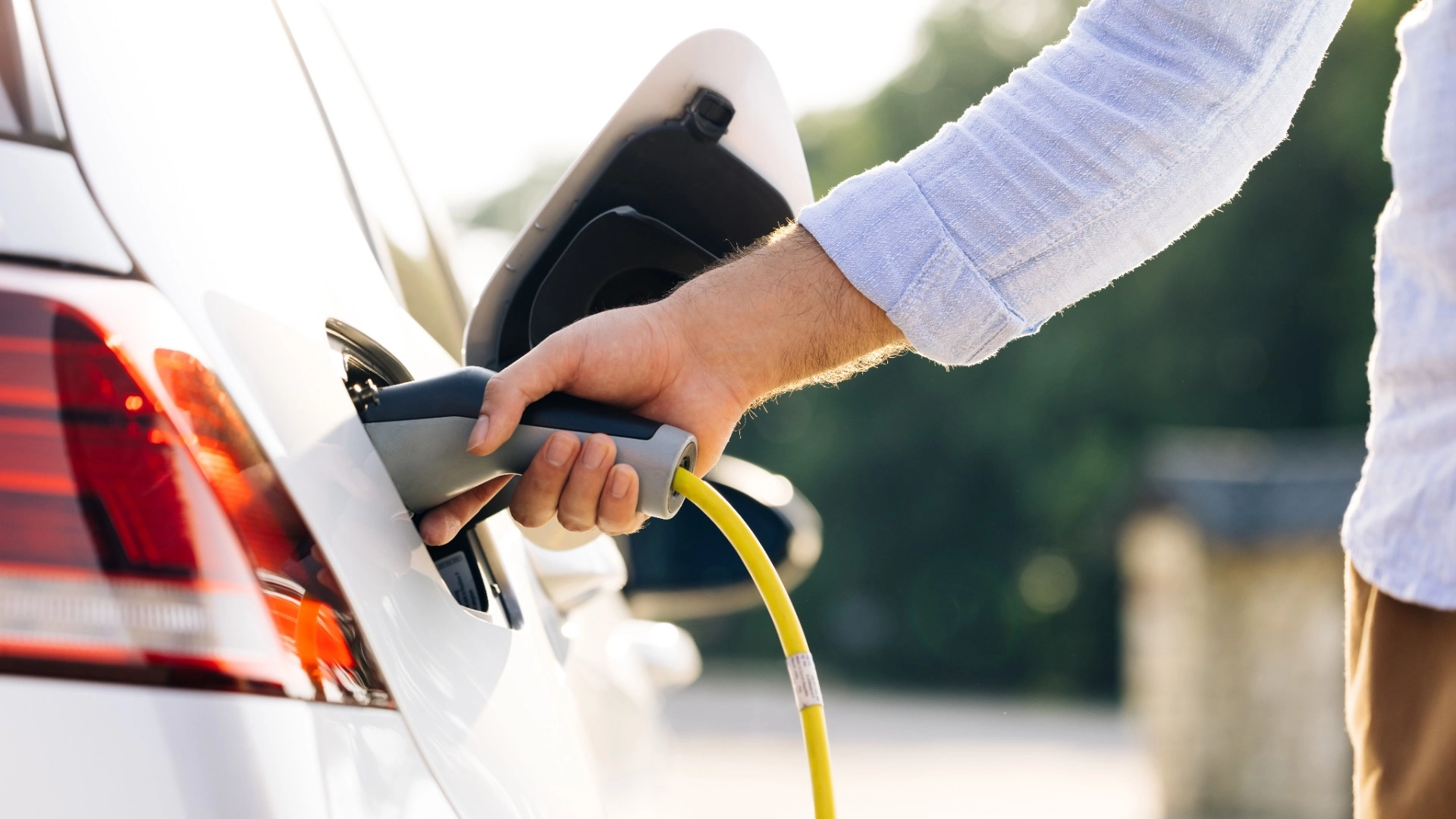 Ekspert deler: Her er 5 ting som raskt tapper batteriet i elbilen din