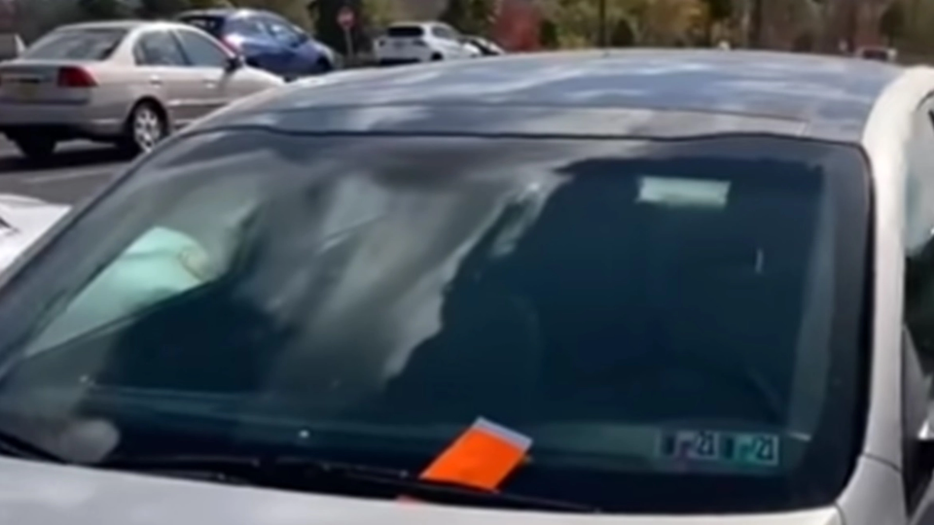 Naboer tok stadig parkeringsplassen hans: Men han fikk den siste latteren