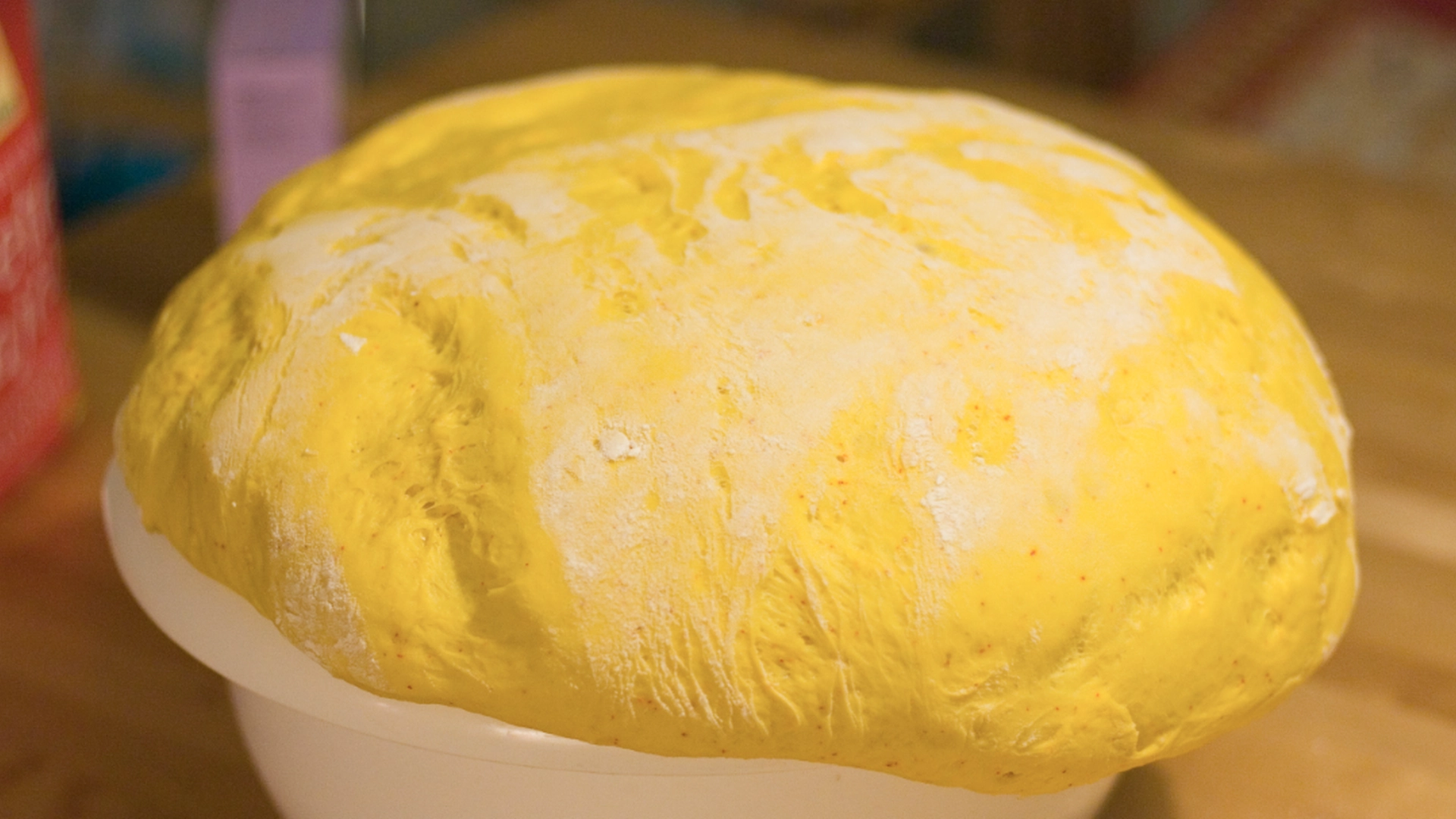 Bakeeksperten advarer: Dette skal du aldri ha i butterdeigen