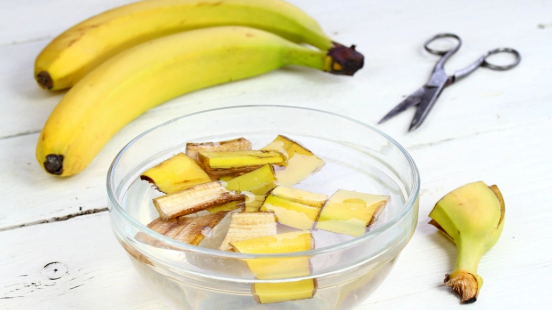 Hyllet som en mirakelkur for planter: Slik lager du bananvann