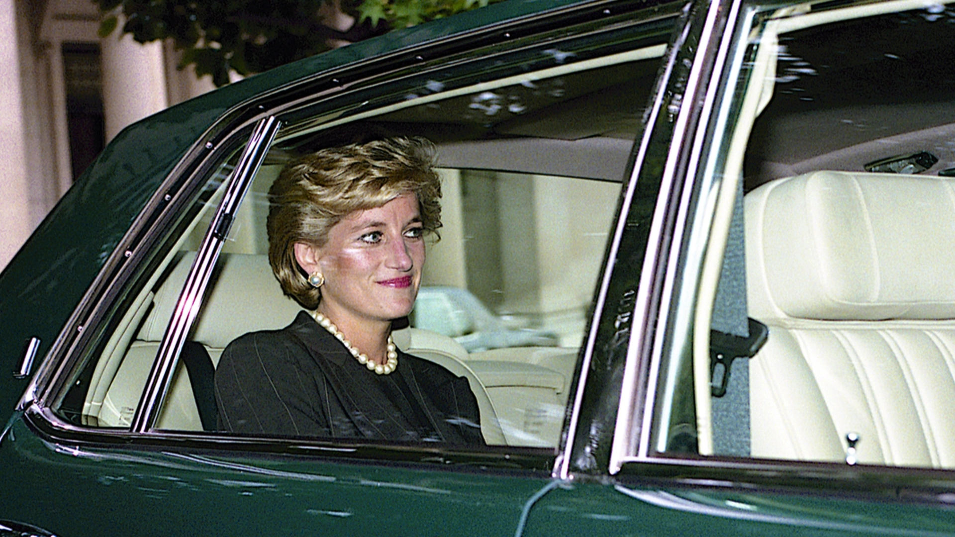 Han var prinsesse Dianas kjæreste: Du vil aldri gjette hva han driver med i dag