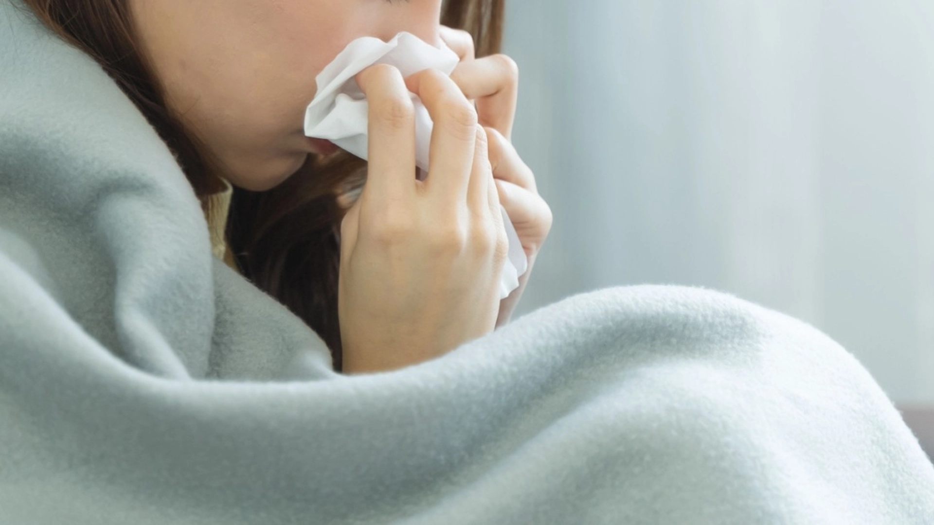 Her er svaret en gang for alle: Blir du virkelig syk av å fryse?