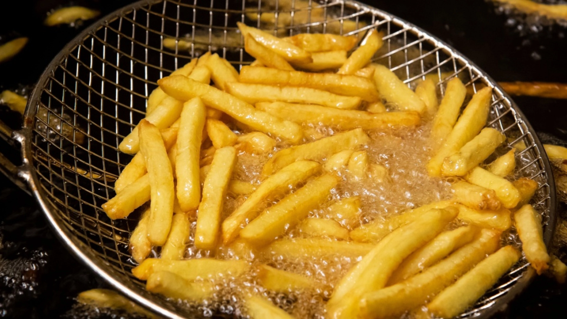 Slik lager du sprø pommes frites – kokkens hemmelige triks