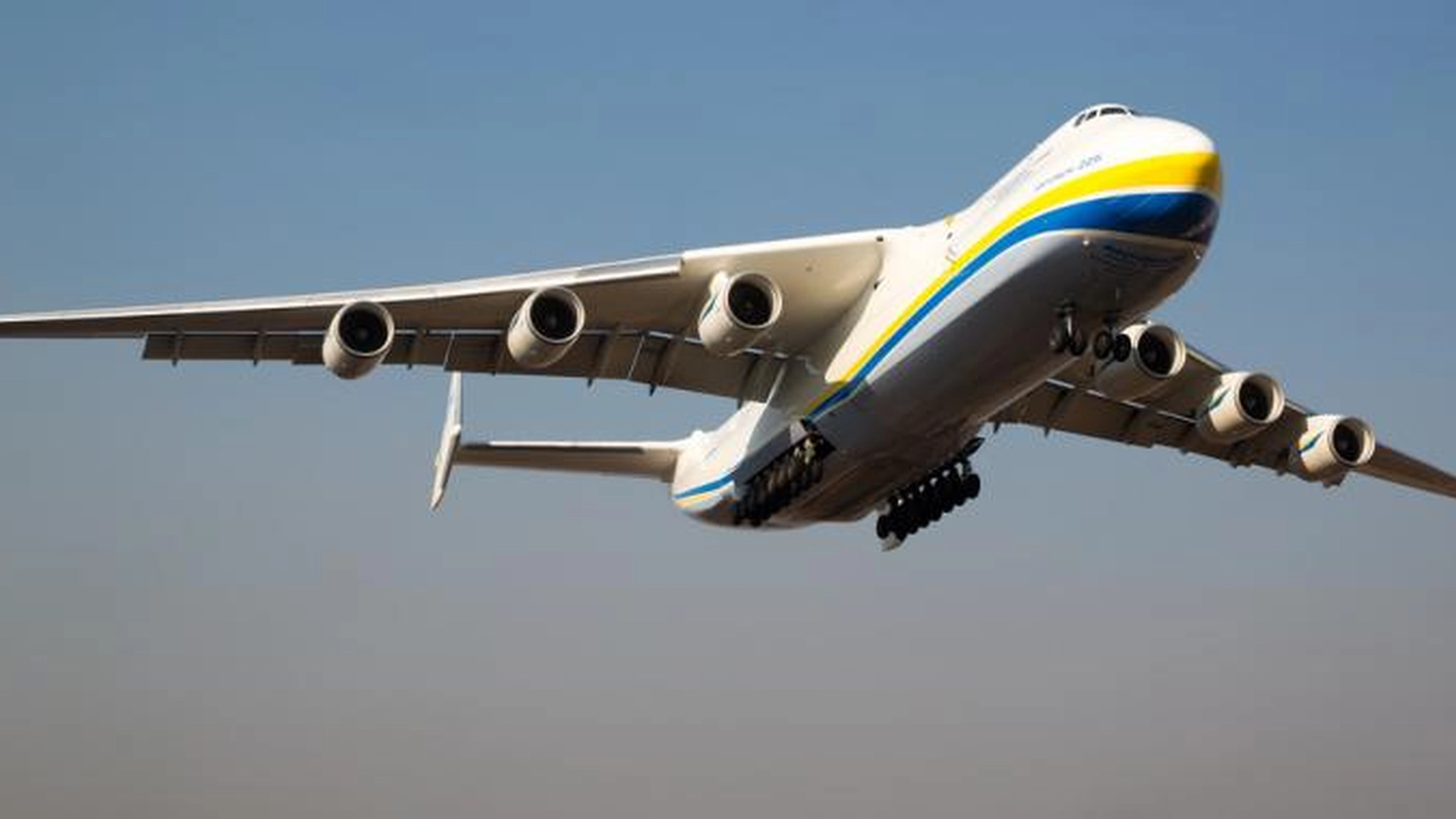 Mor glemmer barnet sitt på flyplassen: Så skjer det utenkelige når flyet er i luften