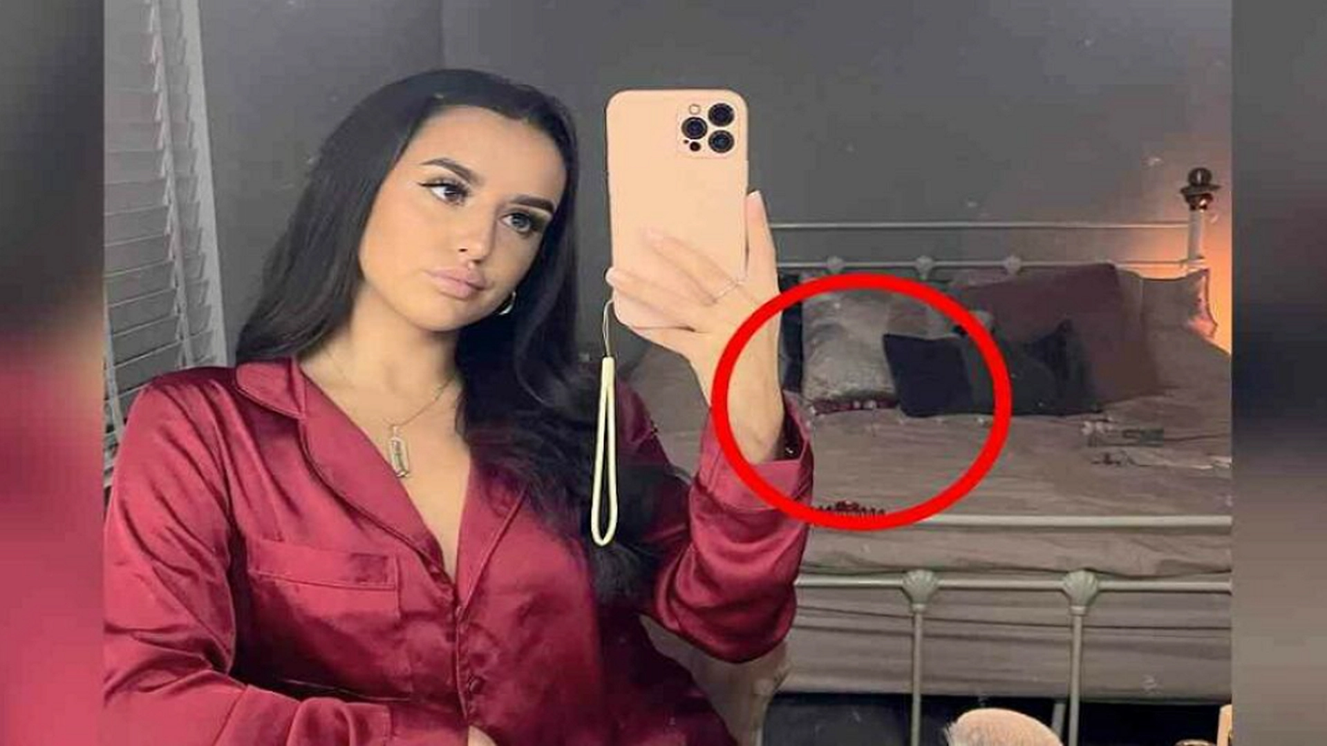 Katie tok en selfie: Når hun får en melding dagen etter, innser hun den gigantiske tabben sin