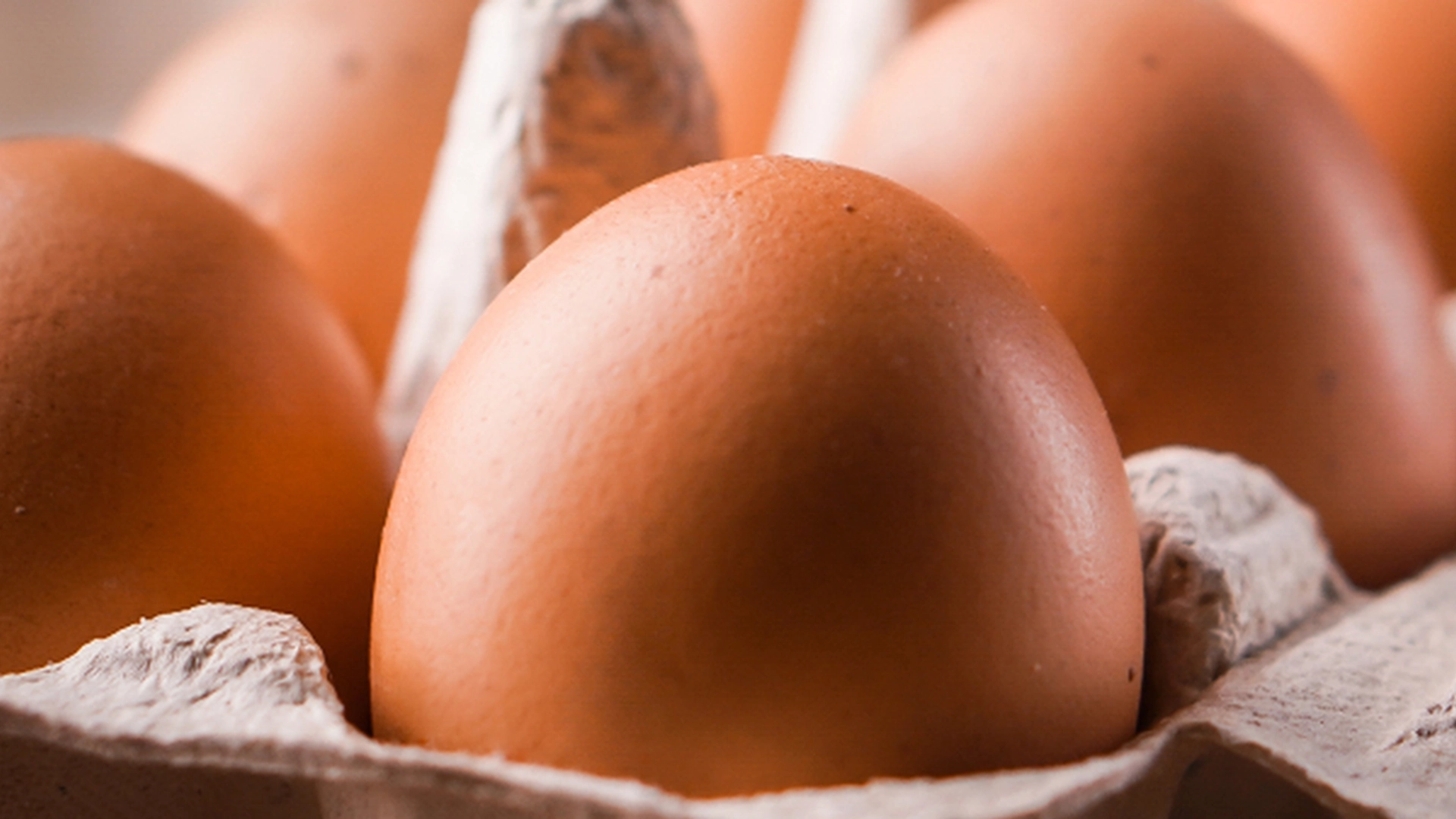 Advarsel til alle med egg i kjøleskapet