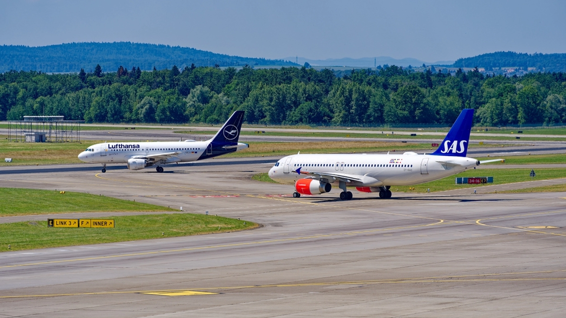 Populært flyselskap innfører ny avgift: Så mye dyrere blir flybillettene