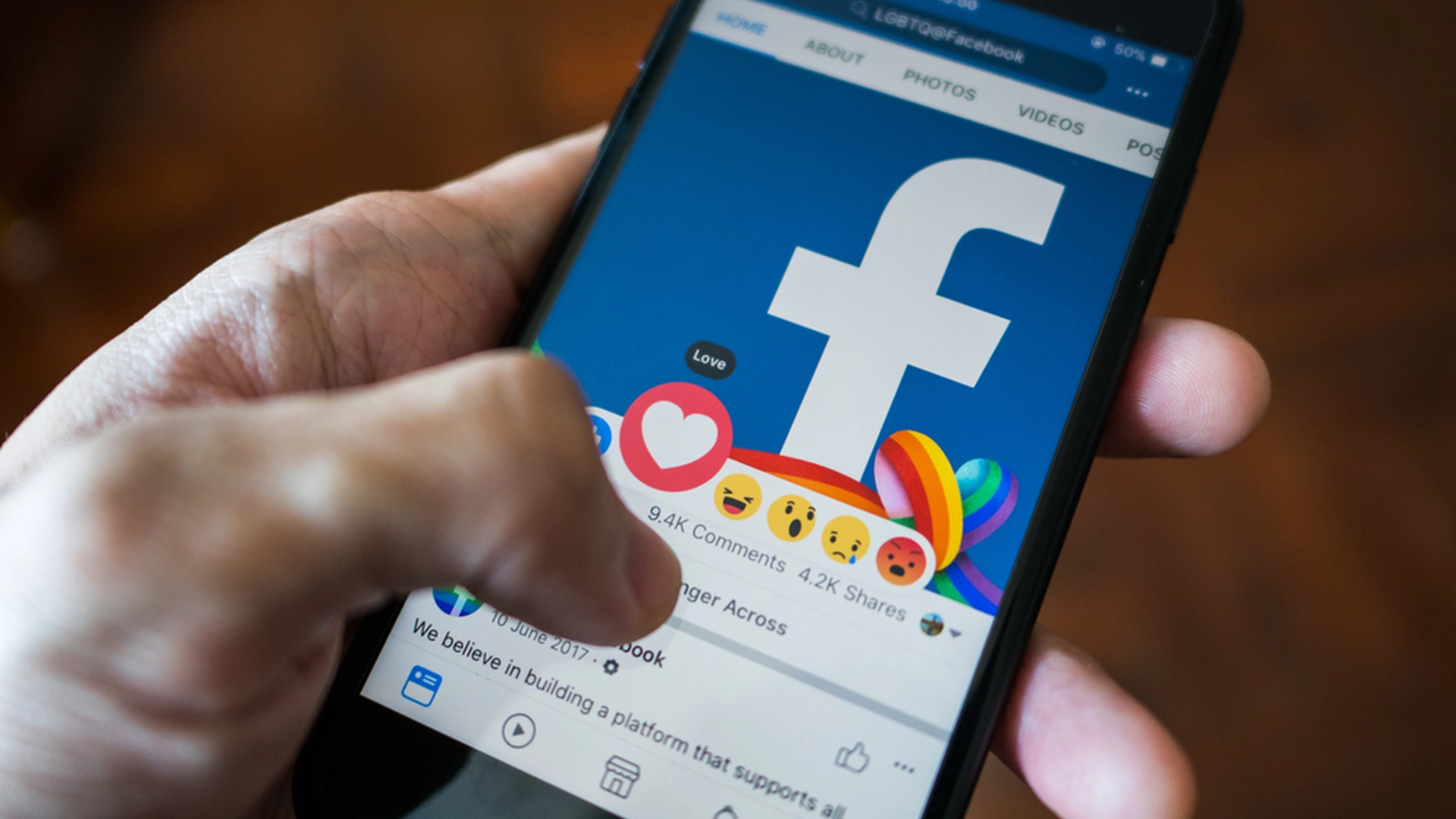 Mange møter falske profiler på Facebook, Instagram og Twitter: Slik får du øye på dem