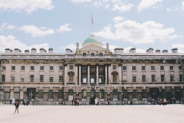 Brann i Somerset House: Historisk Londonbygg i flammer