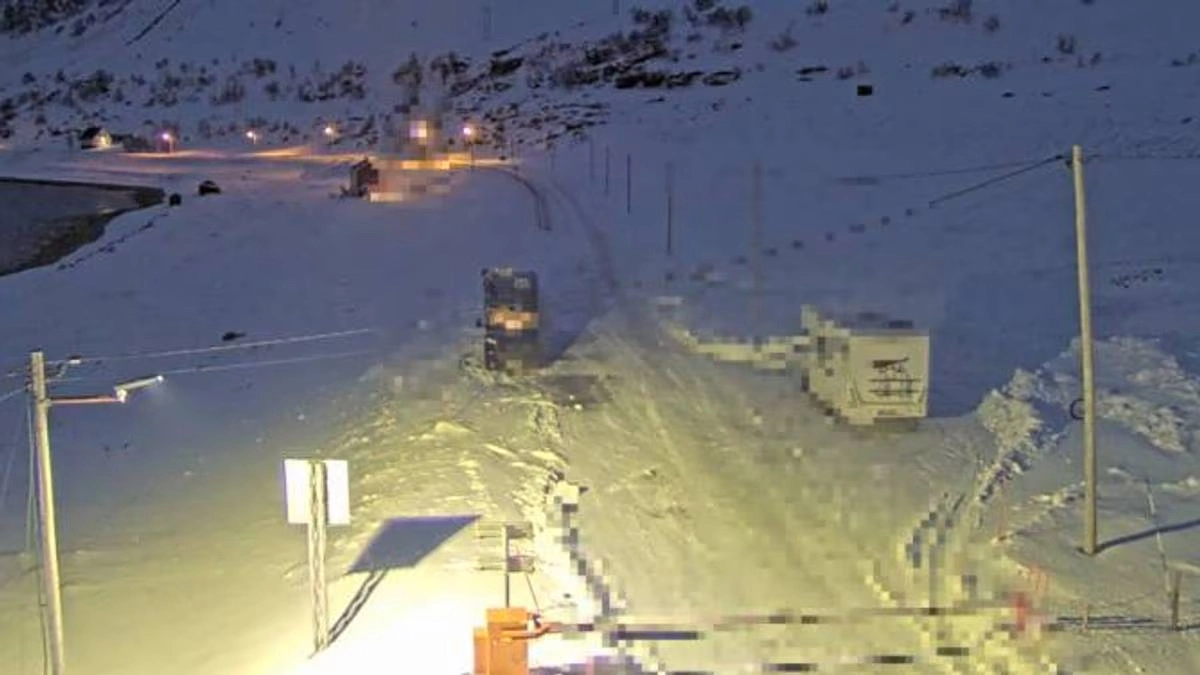 Kraftig uvær stenger veier i nord 2. juledag