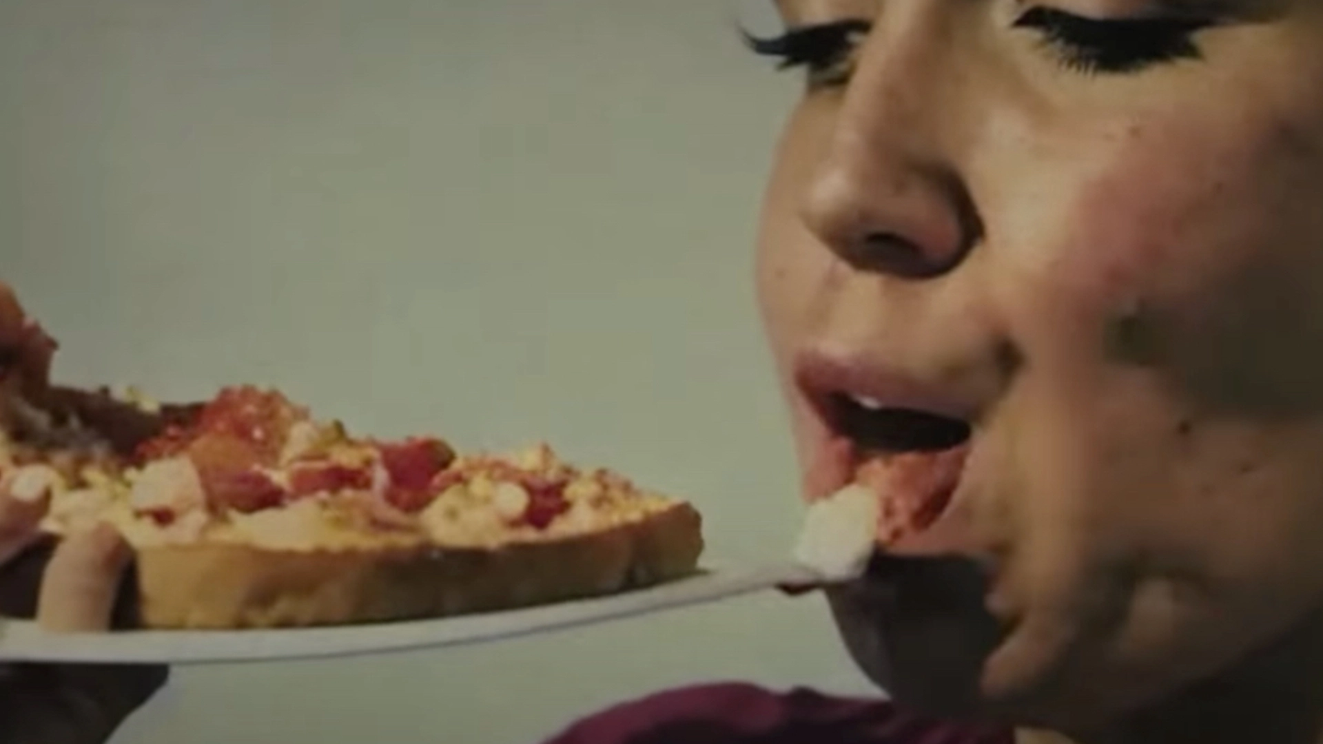 Kunstig intelligens lager pizzareklame og sjokkerer internett