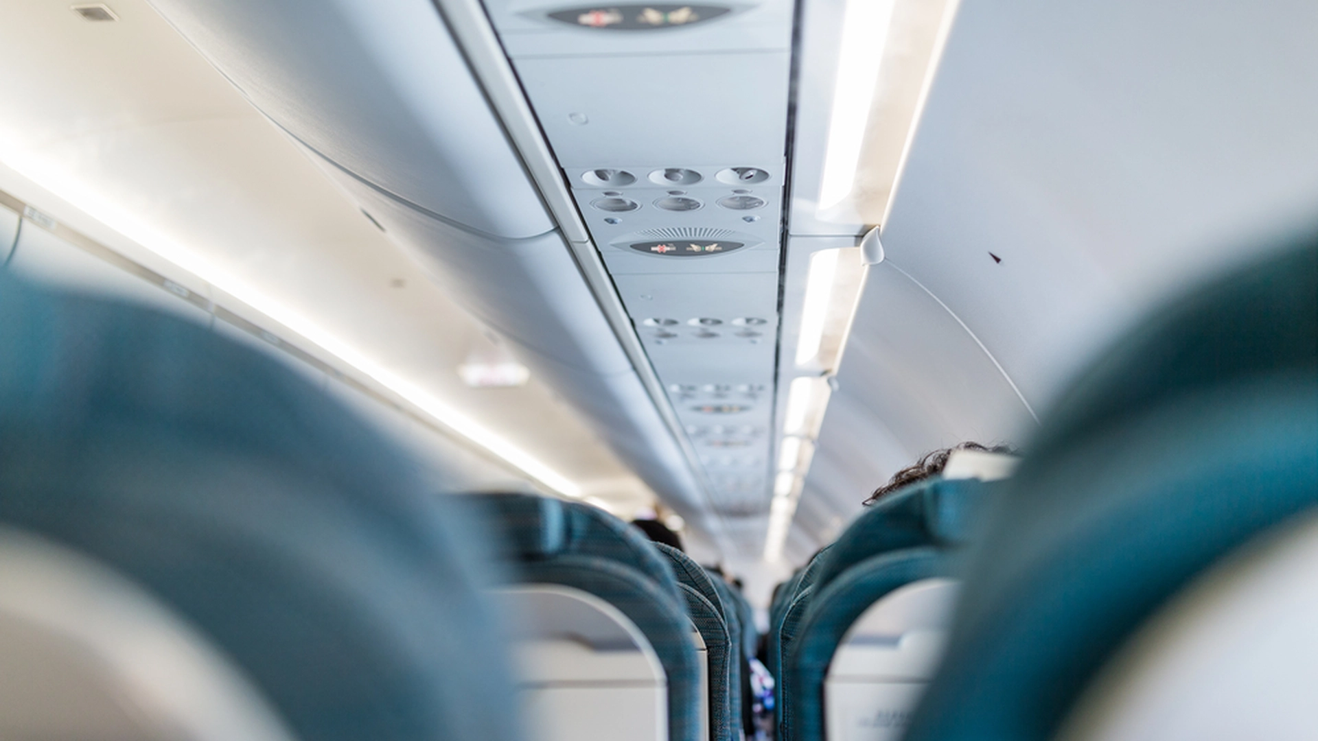 Flyvertinne avslører den eneste tingen hun aldri gjør selv når hun tar en flytur