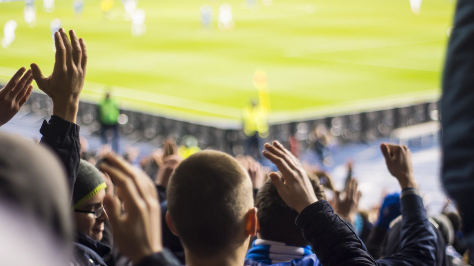 Revolusjonerende endring i fotball: Nå kan dommeren gi et rosa kort