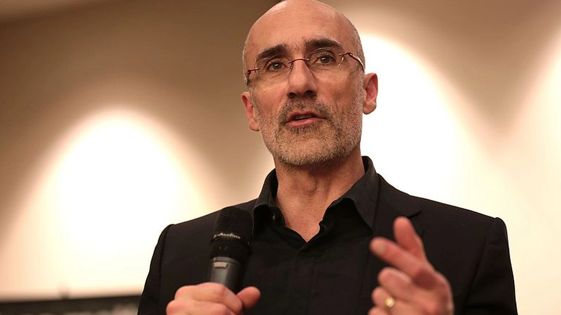 Harvard-professor deler «nøkkelen» til lykke