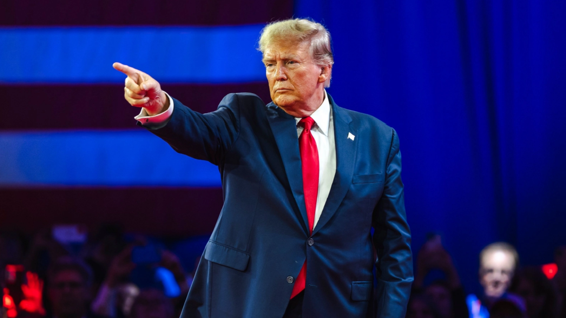 Trump skjeller ut i lekket videoopptak: «En gammel, knust haug med dritt»