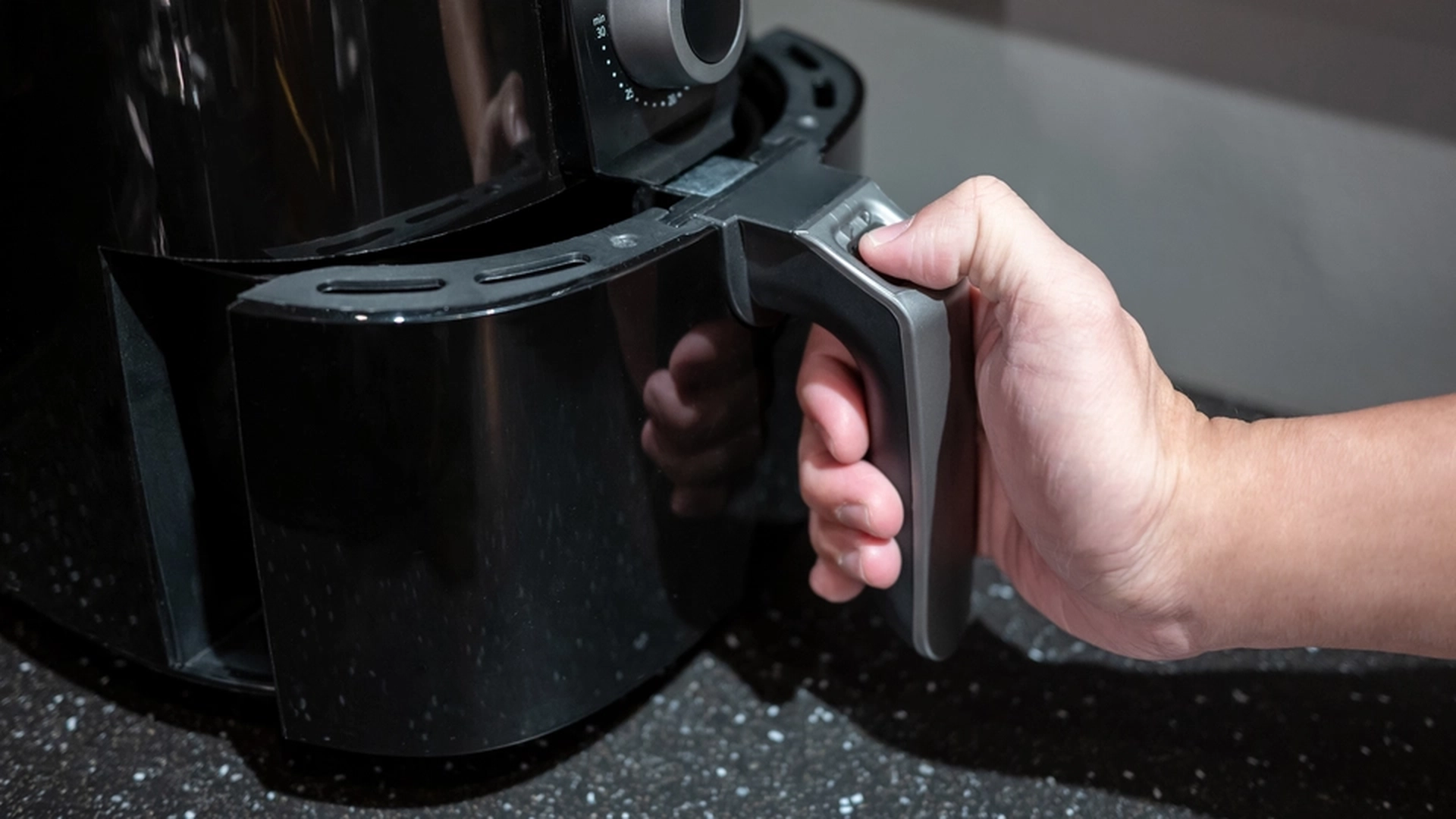 Matekspert advarer airfryer-brukere: Du bør aldri lage dette i den