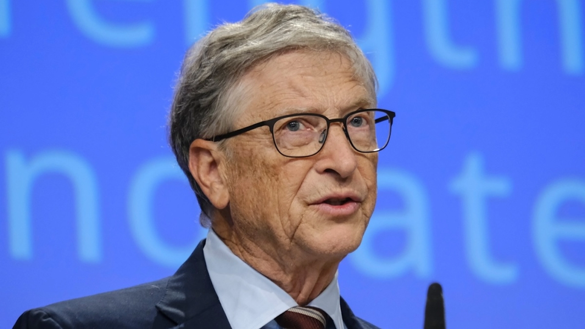 Ifølge Bill Gates er det to timer om dagen når mobiltelefoner ikke skal brukes
