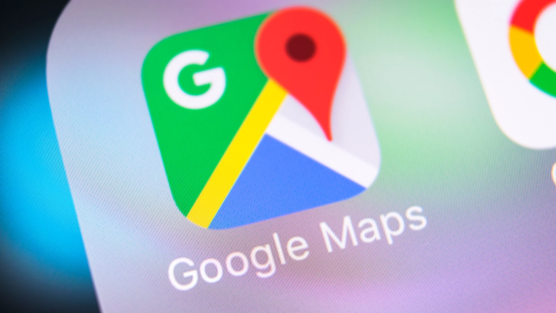 Google Maps avslørte markaber hemmelighet: Er det et lik han laster inn i bilen?