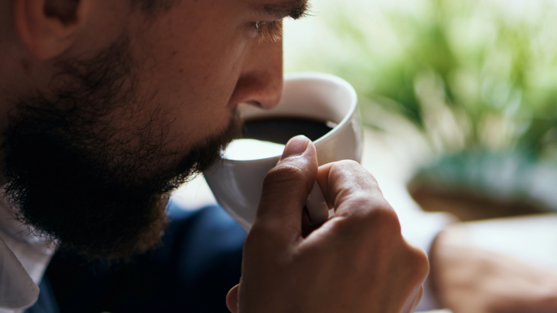 Drikker du kaffe? Harvard-utdannet ekspert avslører tre feil mange kaffedrikkere gjør