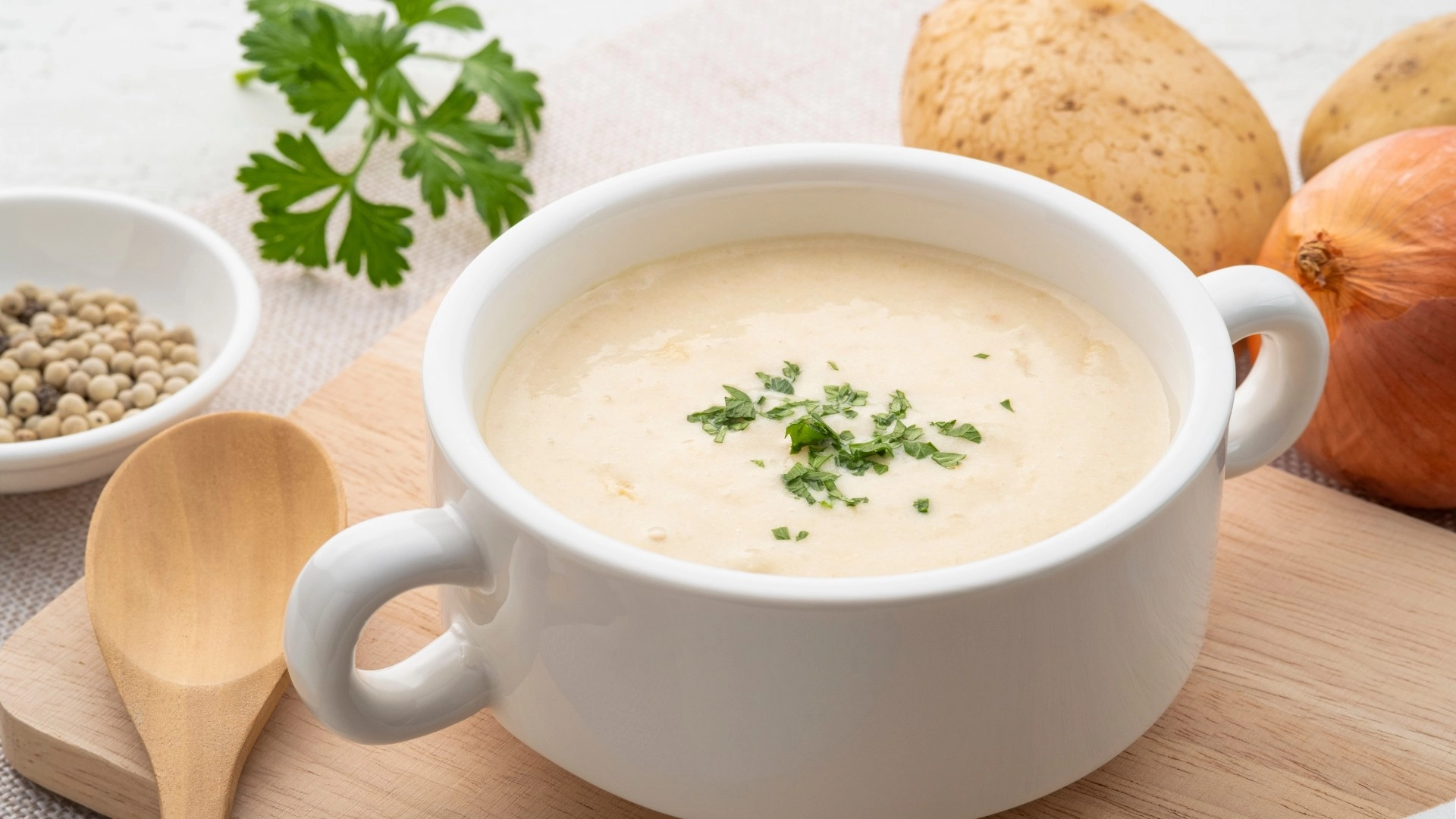 Kremet og deilig potetsuppe – klar på 10 minutter