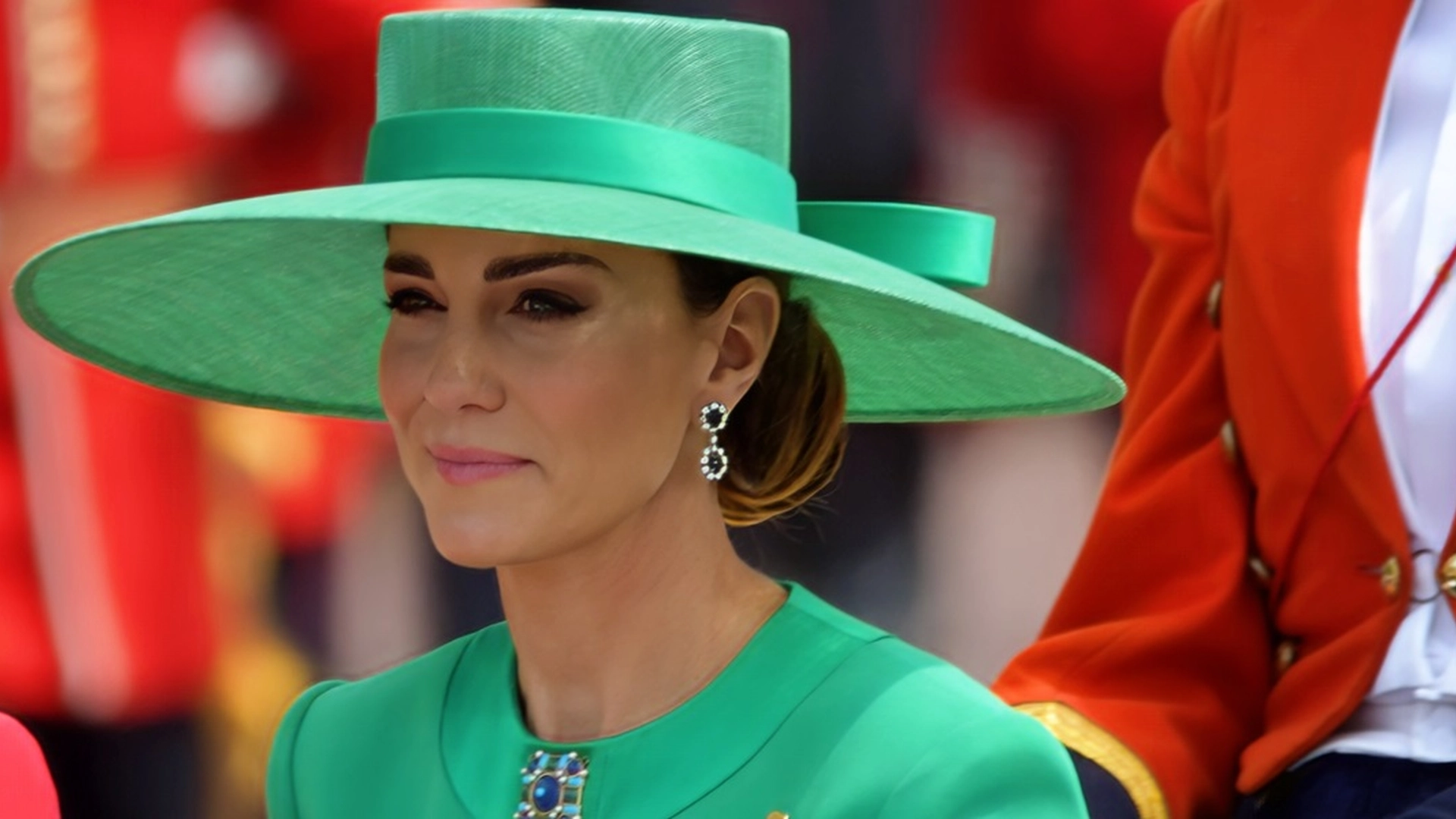Etter et «grusomt» portrett av Kate Middleton: Nå bryter kunstneren stillheten