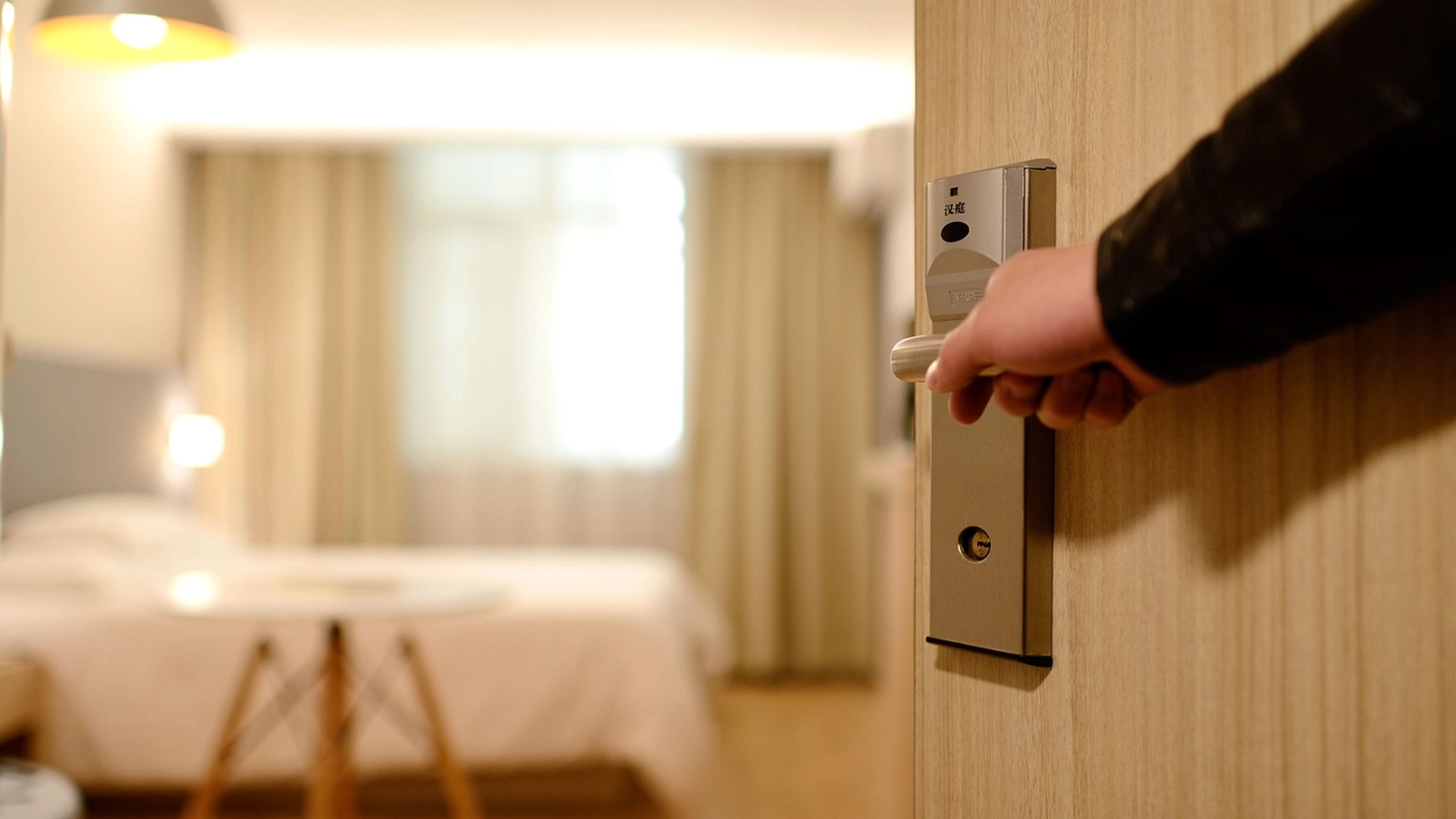 Strålende ferietriks: Slik holder du hotellrommet på den perfekte temperaturen