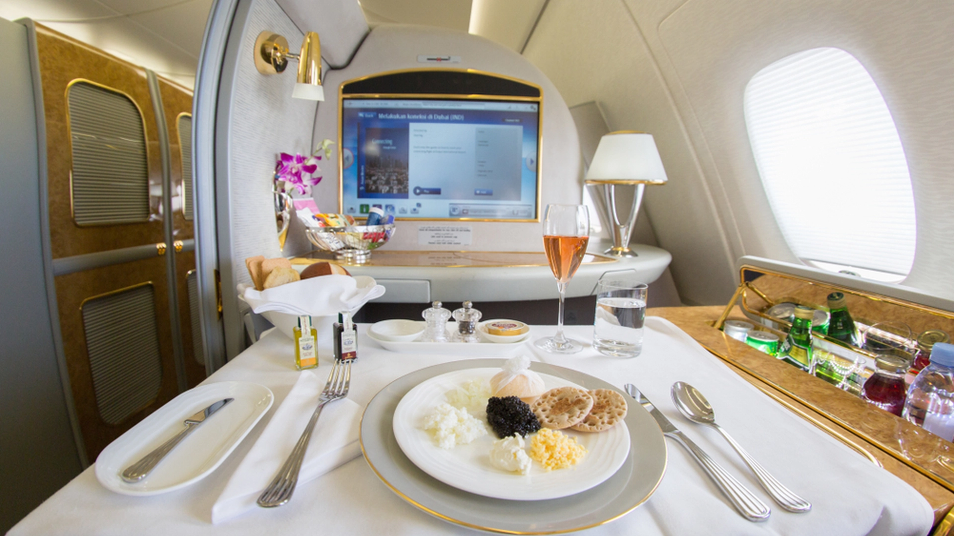 Forretningsmann delte bilde av luksusfly med Emirates: Skapte storm på nettet