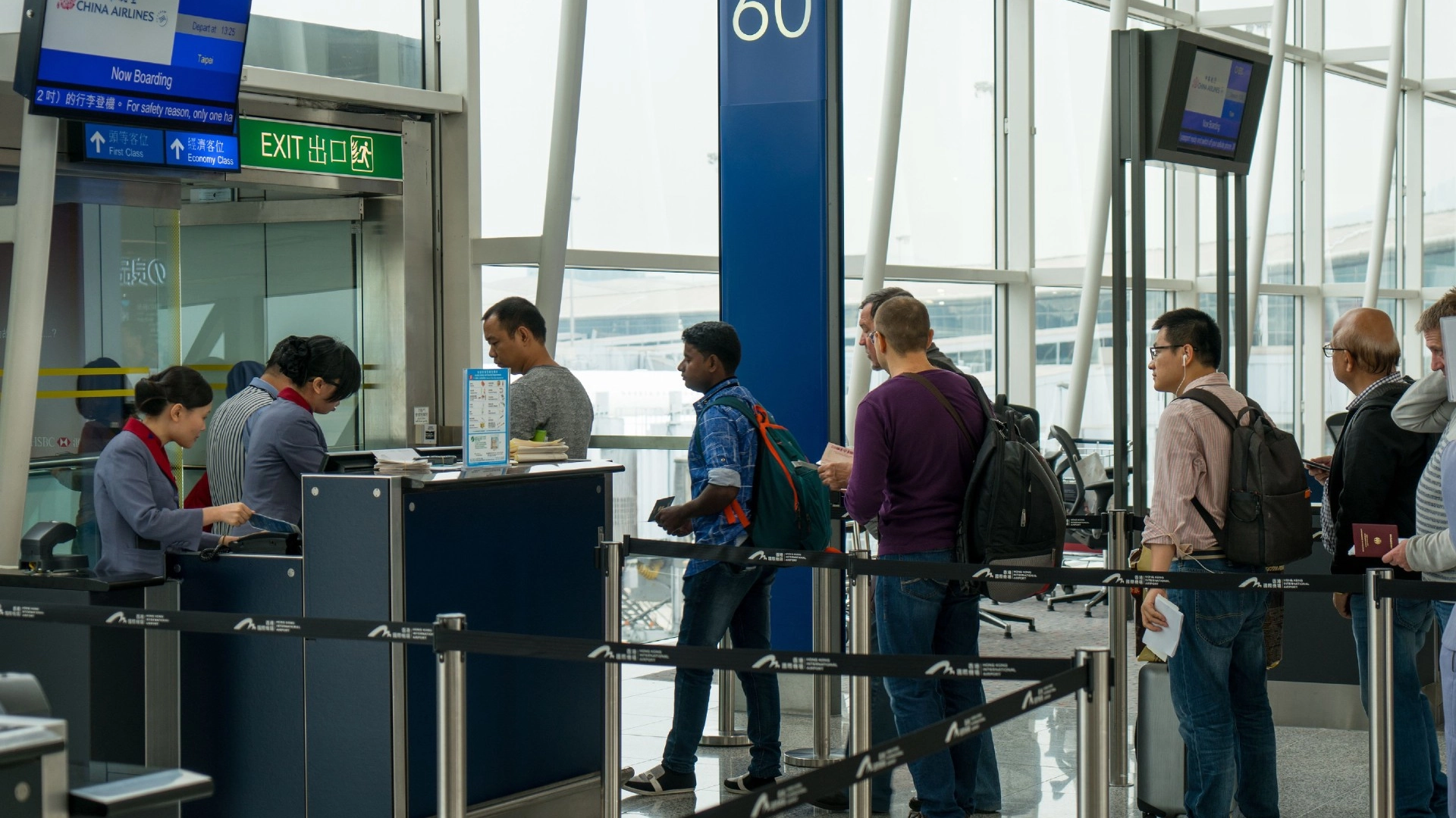Flyvertinnen uttaler: Dette er de vanligste klesfeilene på flyplassen