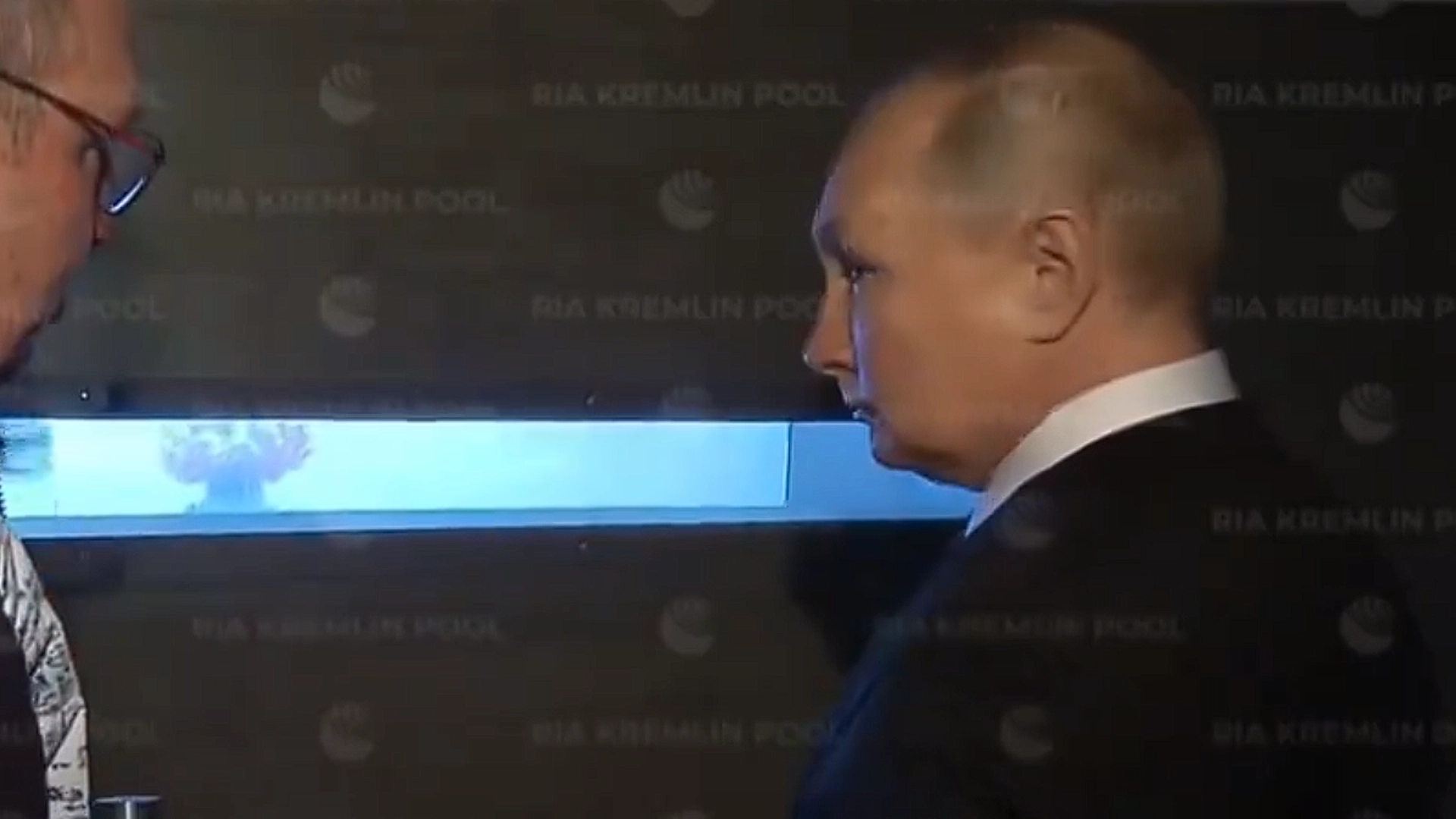 Folk kan ikke tro sine egne øyne: Denne urovekkende videoen av Putin har gått viralt