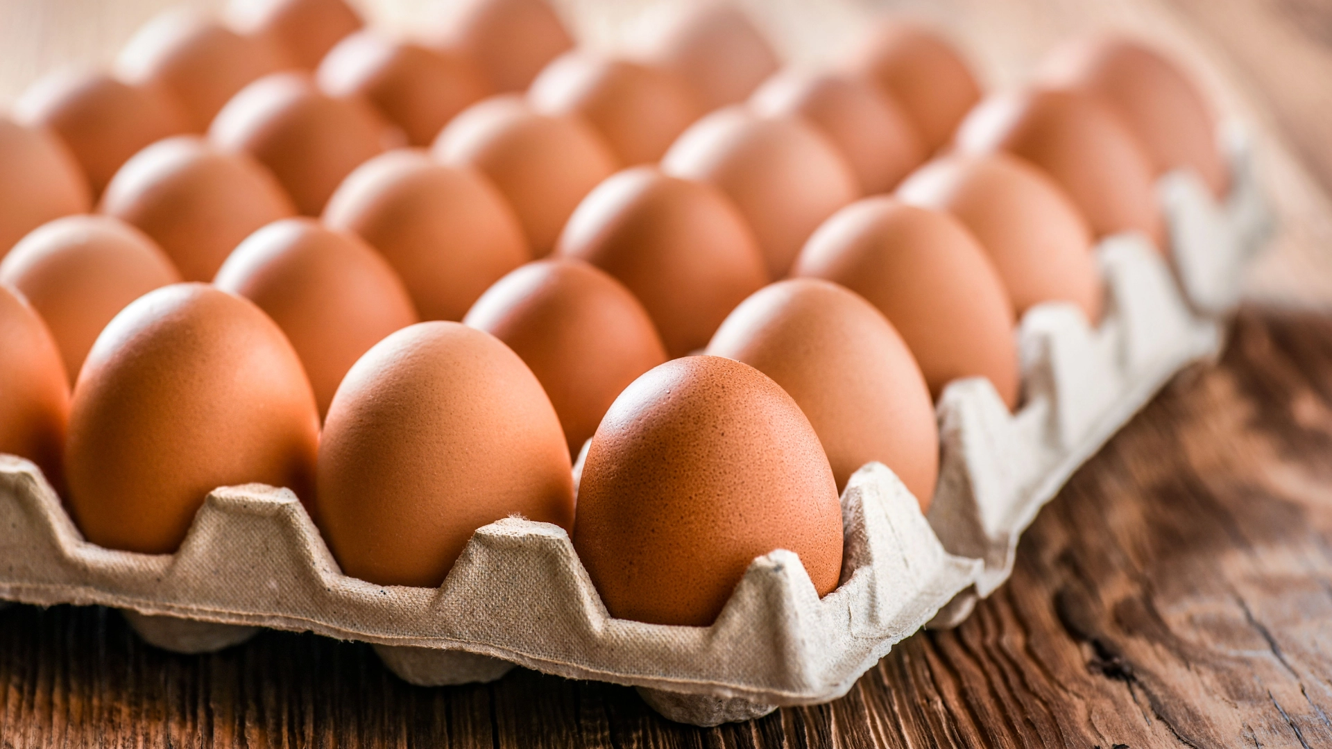 Du bør aldri gjøre dette med egg i kjøleskapet