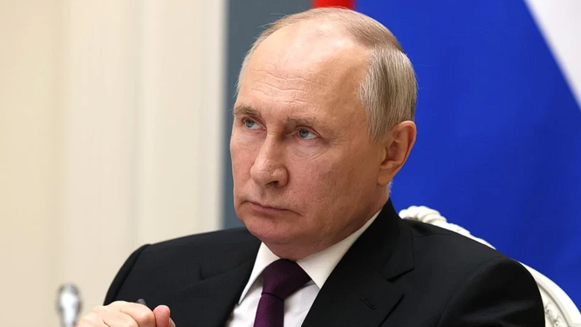 Popstjerne: «Jeg vet med sikkerhet at Putin er død»