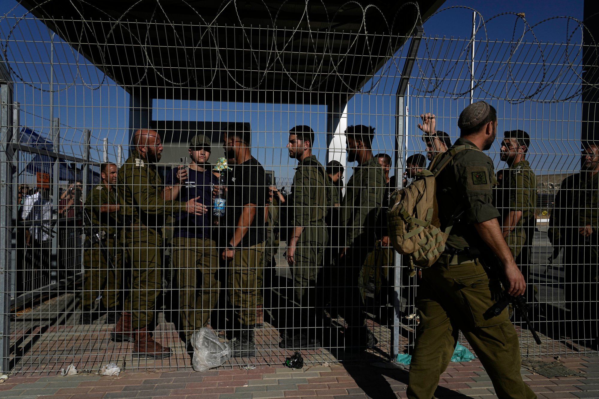 Demonstrasjoner i Israel: ni IDF-soldater pågrepet for grov mishandling av palestinsk fange