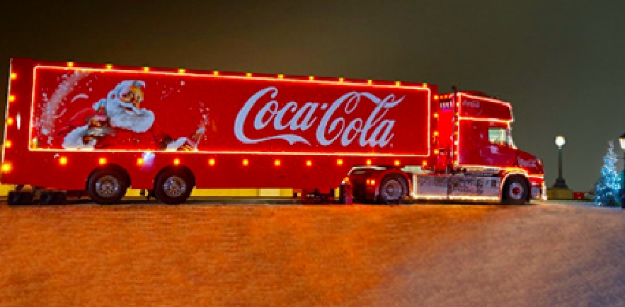 For første gang noensinne: Nå kan du overnatte i juletraileren fra Coca-Cola